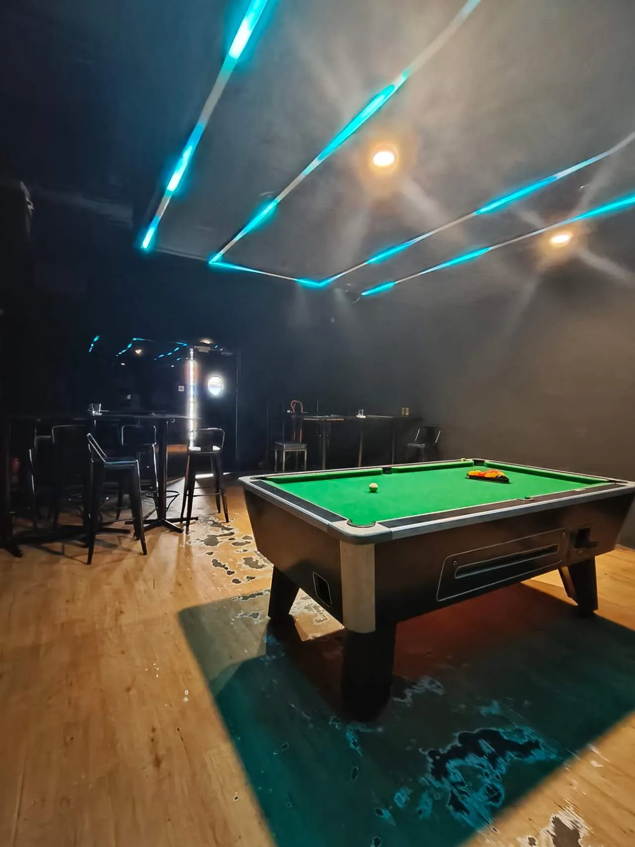 Chin Woo Men bar interior